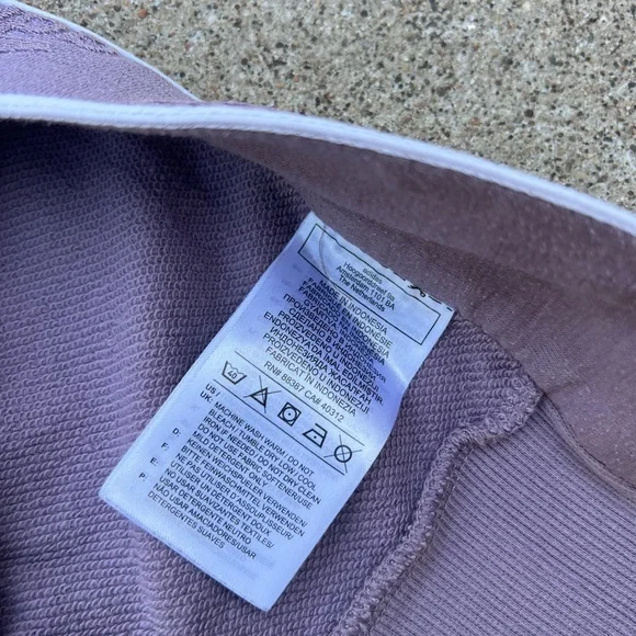 Adidas Sweater Women Size Small Purple Pullover Crewneck Sweatshirt Side Slit - Picture 5 of 8